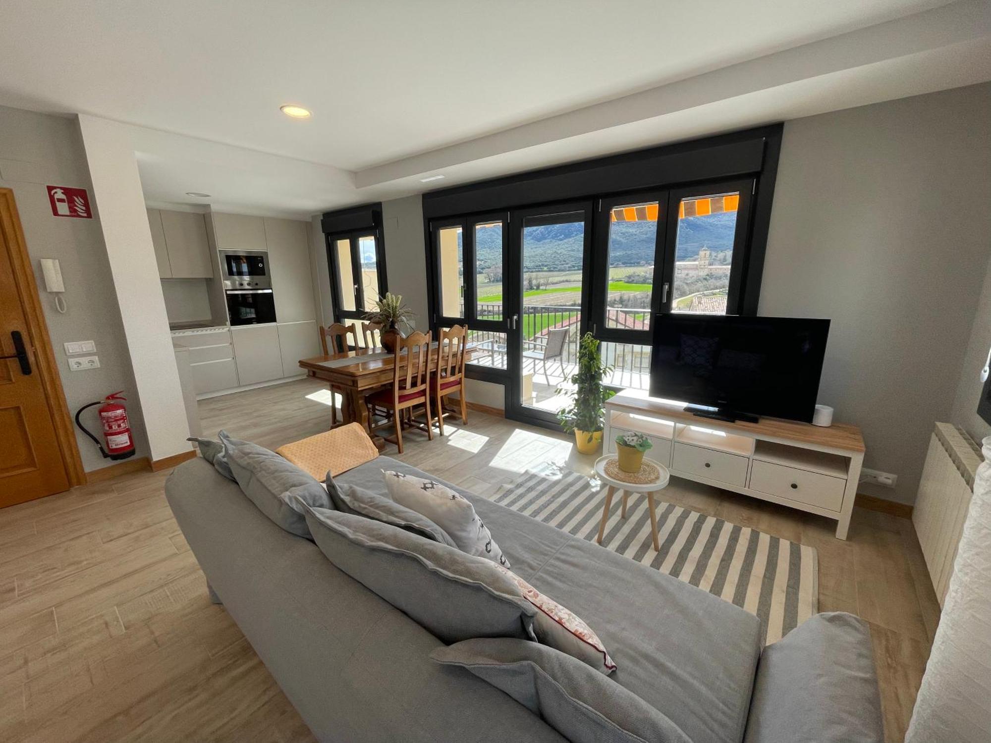Apartamentos Montejurra Ayegui Kültér fotó